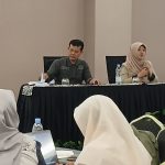 Rektor UIN IB Padang memberikan sambutan pada workshop kurikulum KKN MBKM di Hotel Premiere
